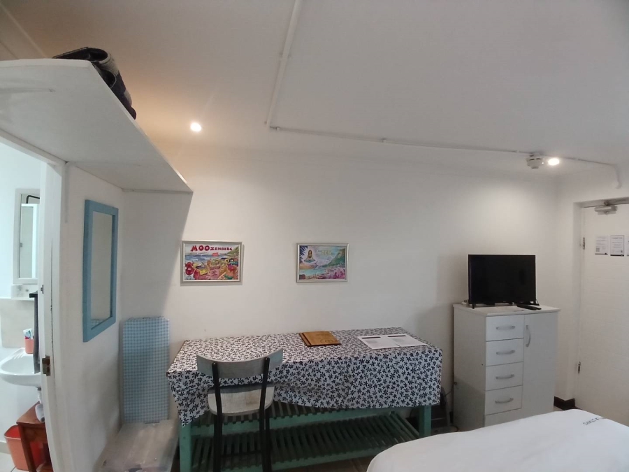To Let 1 Bedroom Property for Rent in Muizenberg Western Cape